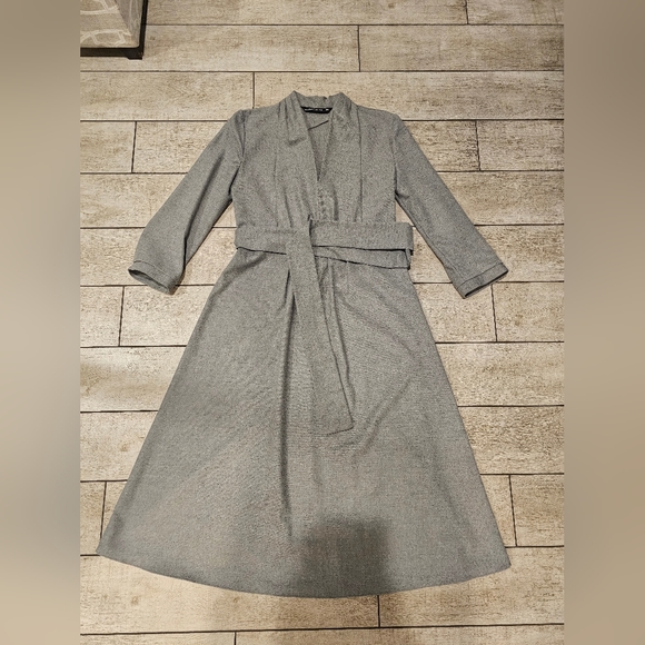 Zara Woman Elegant Flowing Pleated Maxi Dress Gray Long Sleeve Belted M - Picture 7 of 9